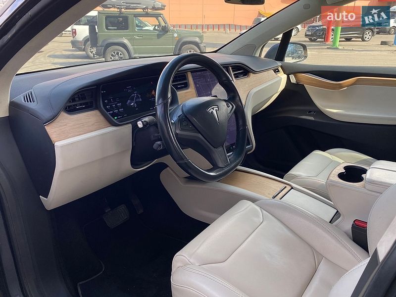 Внедорожник / Кроссовер Tesla Model X 2018 в Киеве