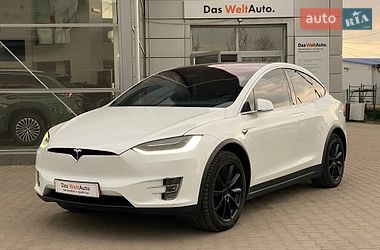 Позашляховик / Кросовер Tesla Model X 2018 в Чернівцях
