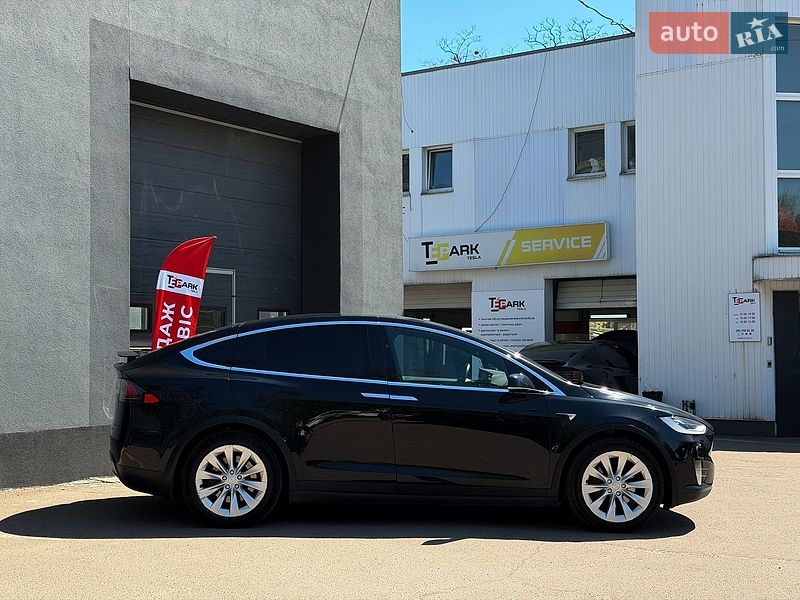 Позашляховик / Кросовер Tesla Model X 2017 в Києві