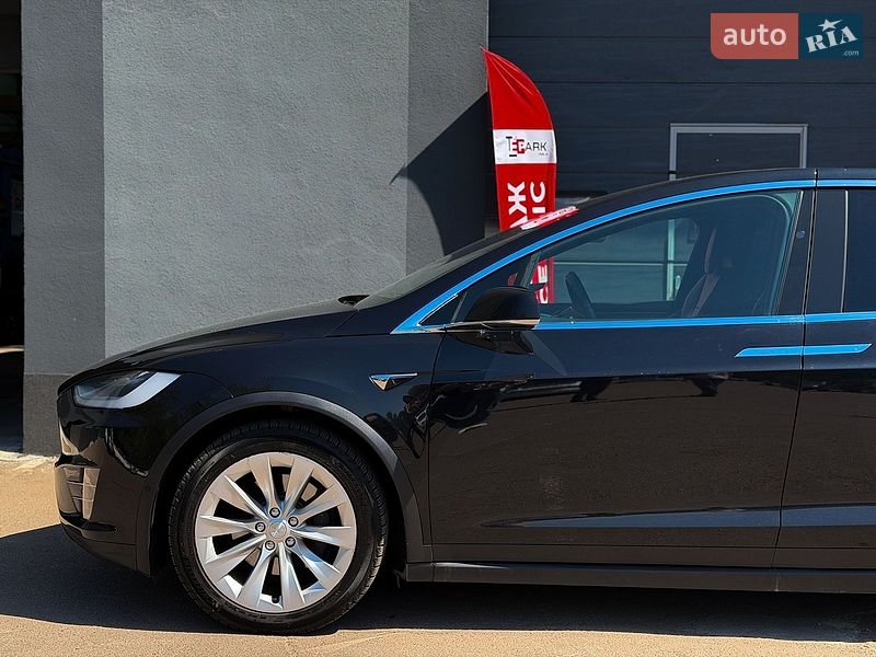 Позашляховик / Кросовер Tesla Model X 2017 в Києві