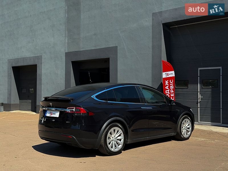 Позашляховик / Кросовер Tesla Model X 2017 в Києві
