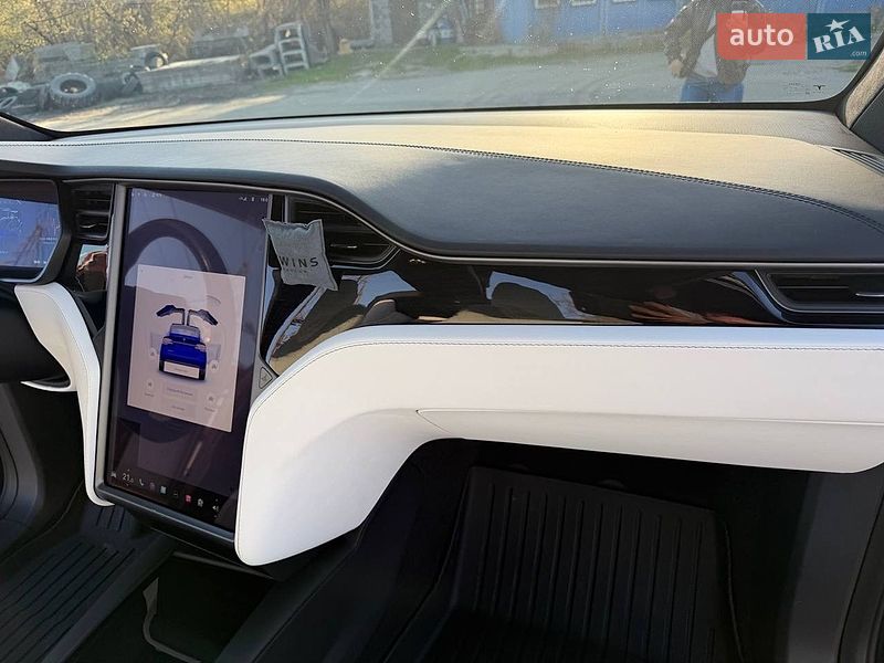 Позашляховик / Кросовер Tesla Model X 2019 в Києві