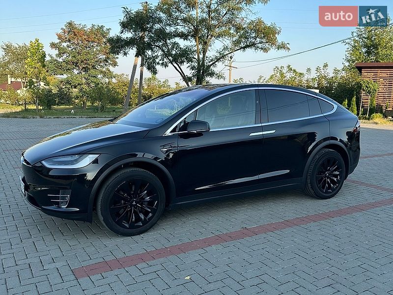 Внедорожник / Кроссовер Tesla Model X 2017 в Золочеве