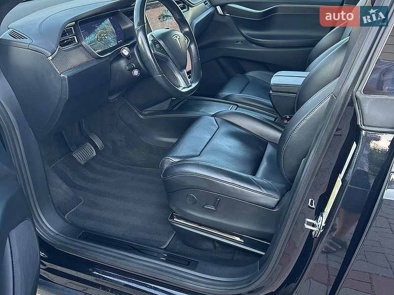 Внедорожник / Кроссовер Tesla Model X 2017 в Золочеве