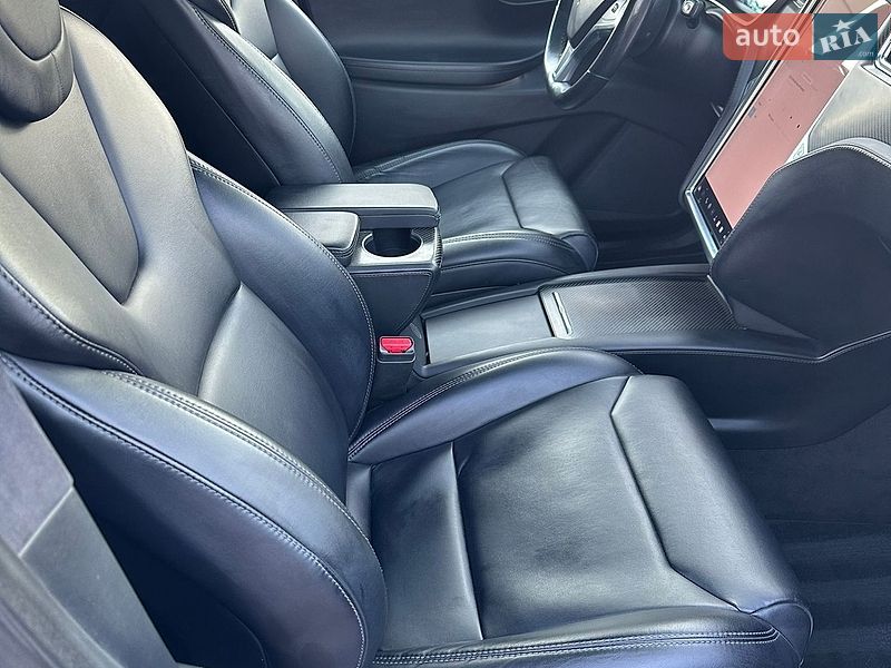 Внедорожник / Кроссовер Tesla Model X 2017 в Золочеве