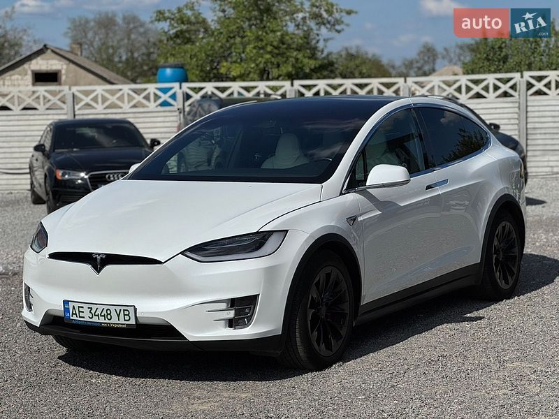 Позашляховик / Кросовер Tesla Model X 2017 в Дніпрі