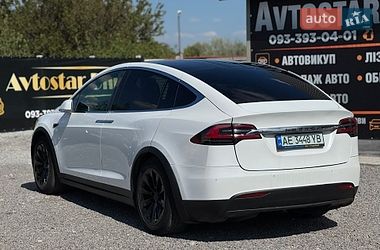 Позашляховик / Кросовер Tesla Model X 2017 в Дніпрі