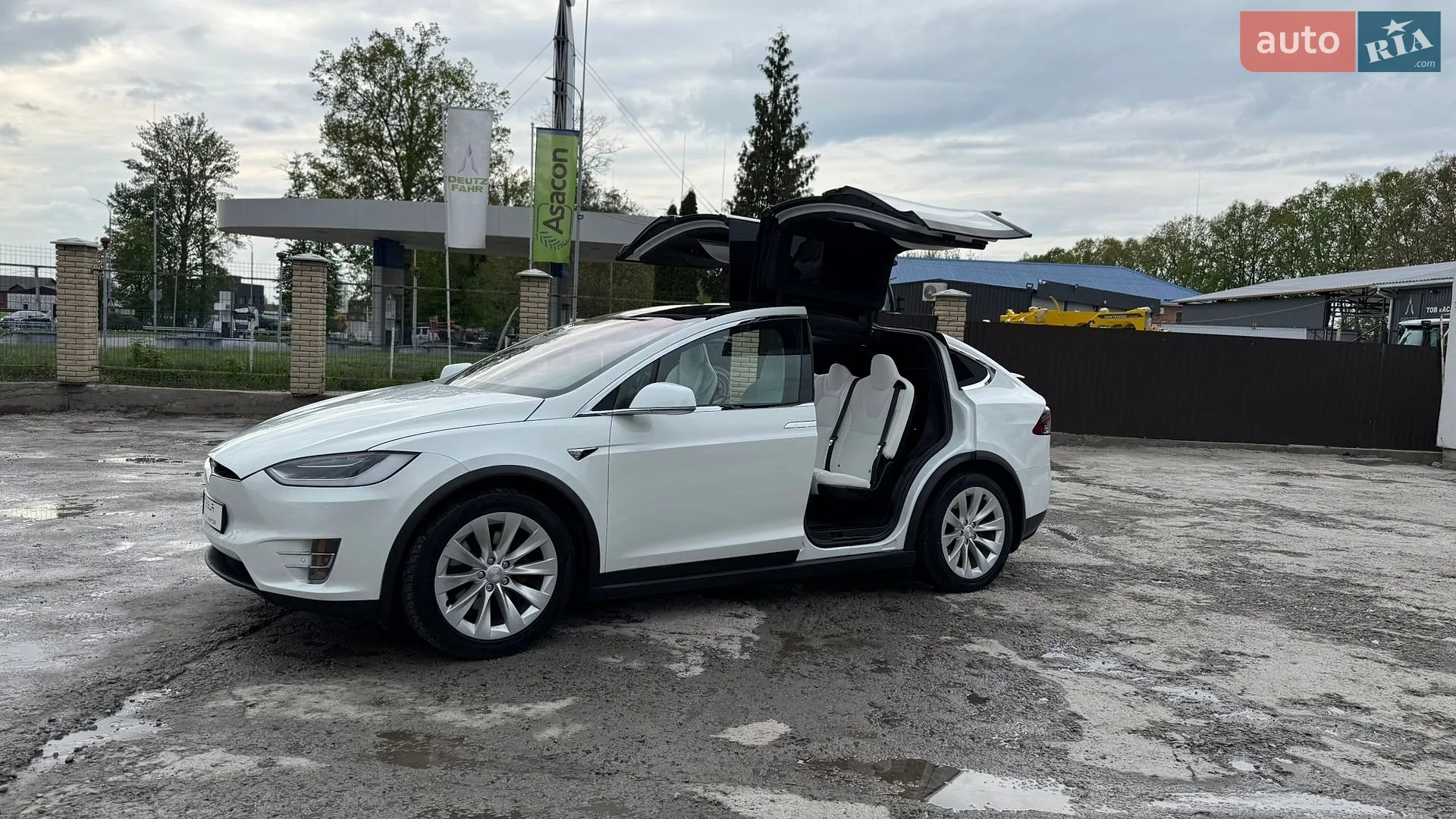 2017 Tesla Model X - мініатюра 35
