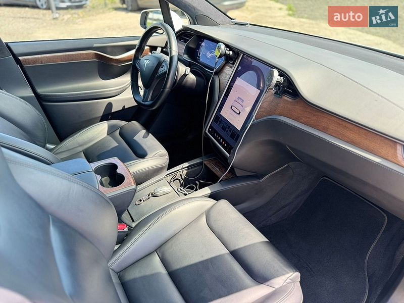 Внедорожник / Кроссовер Tesla Model X 2020 в Луцке