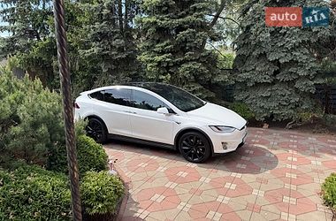 Позашляховик / Кросовер Tesla Model X 2017 в Києві