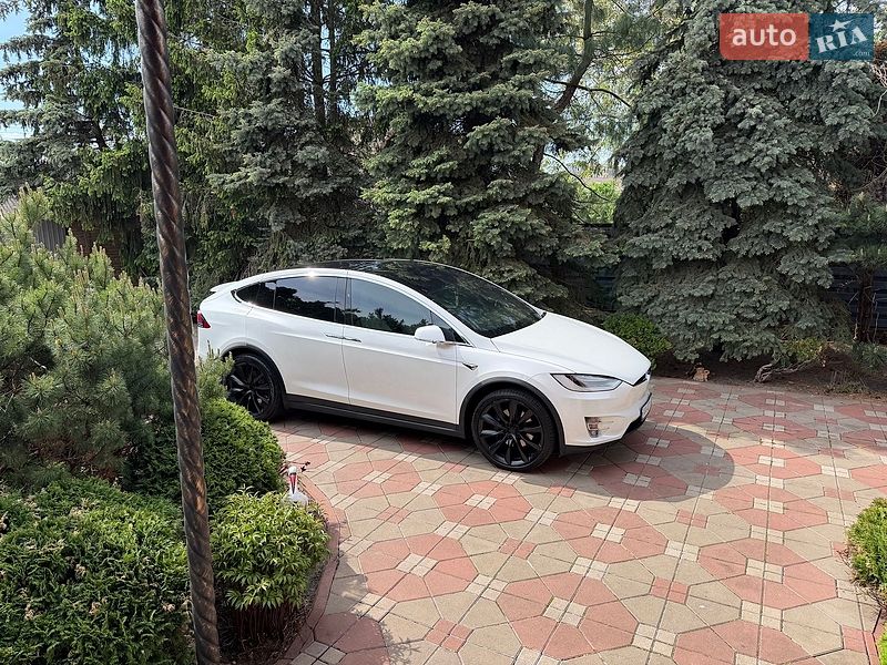Tesla Model X 2017