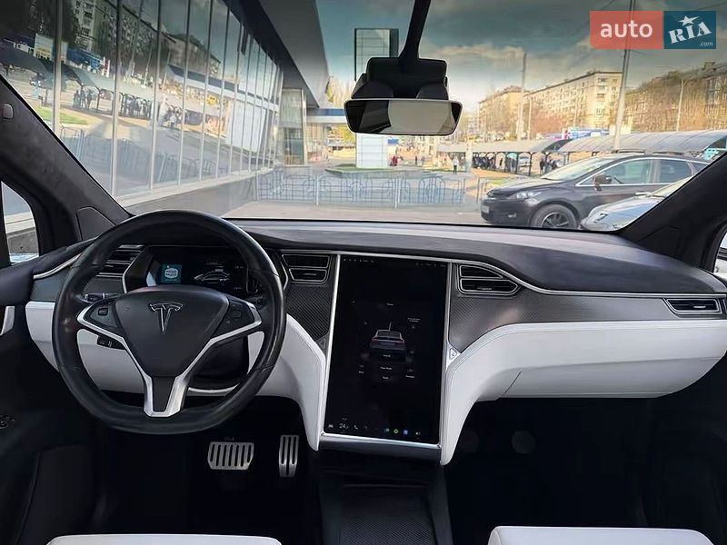 Позашляховик / Кросовер Tesla Model X 2017 в Києві