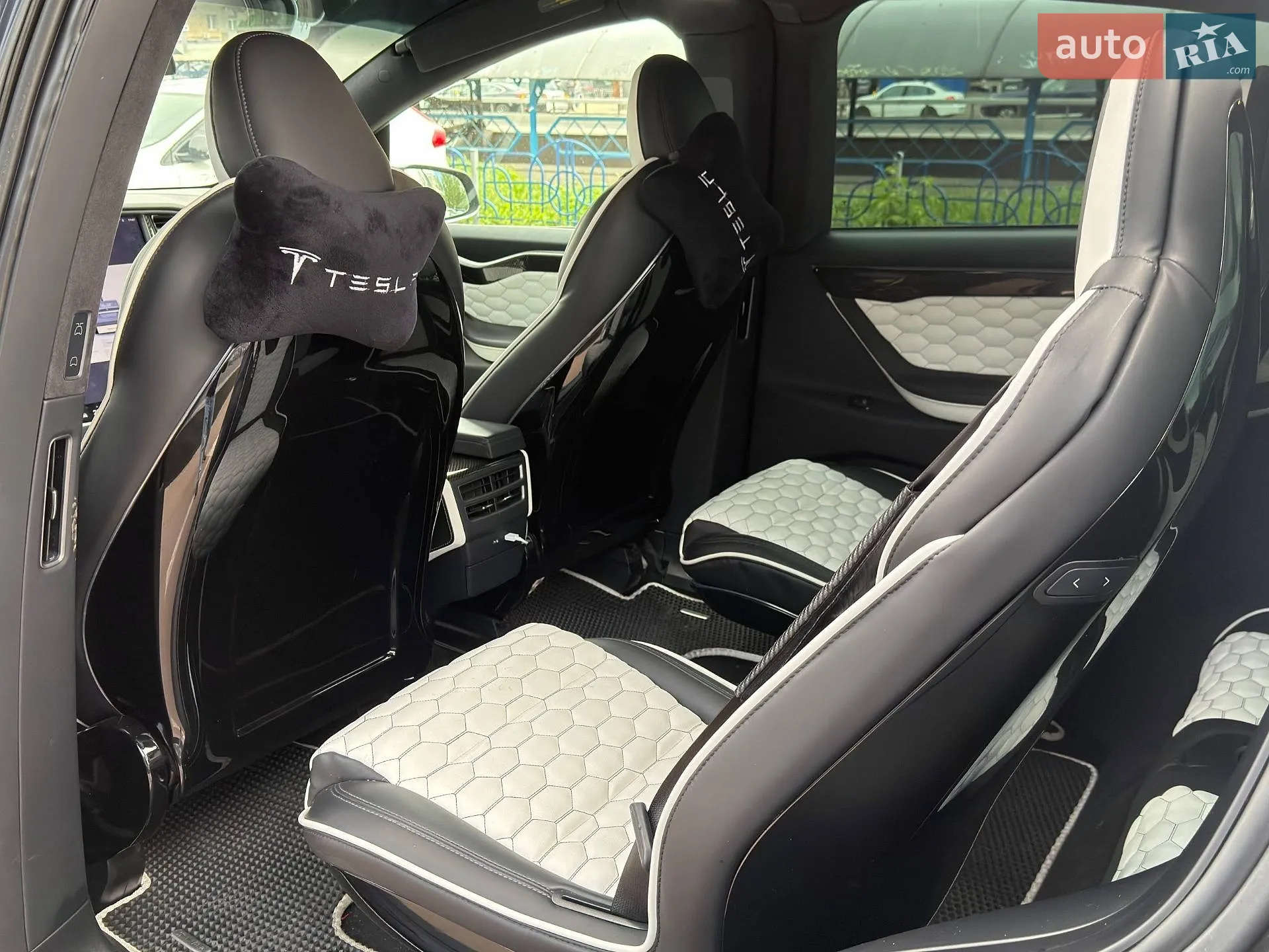 2020 Tesla Model X - мініатюра 17