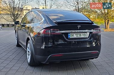 Внедорожник / Кроссовер Tesla Model X 2018 в Ровно