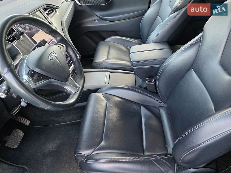 Внедорожник / Кроссовер Tesla Model X 2018 в Ровно