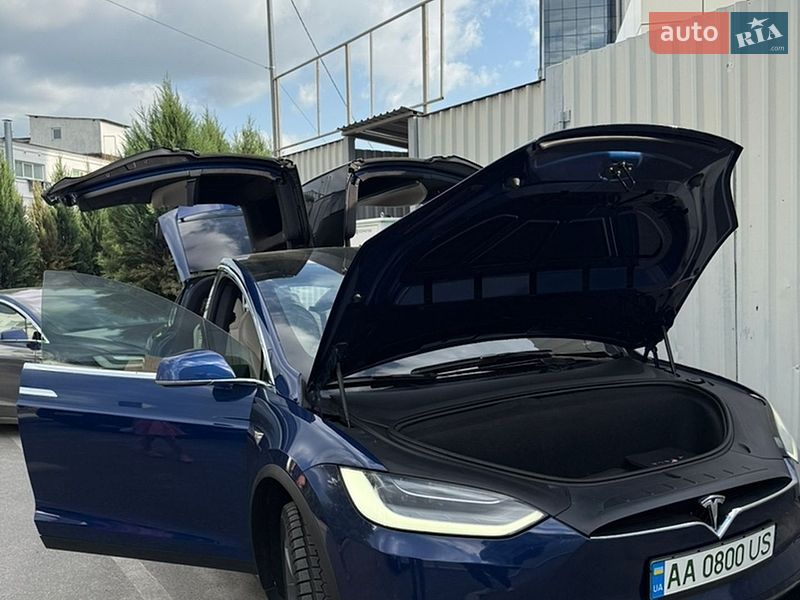 Tesla Model X 2020