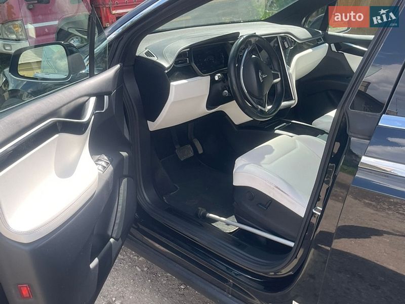 Внедорожник / Кроссовер Tesla Model X 2017 в Харькове