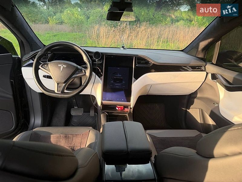 Позашляховик / Кросовер Tesla Model X 2018 в Броварах фото 12 Позашляховик / Кросовер Tesla Model X 2018 в Броварах