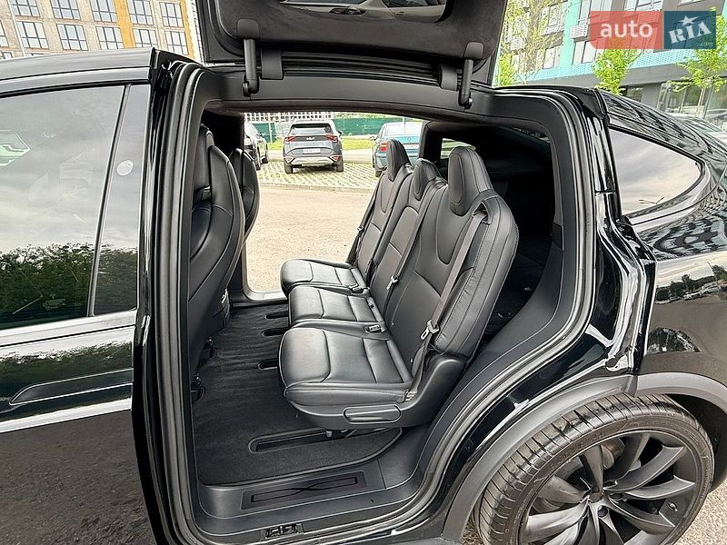 Позашляховик / Кросовер Tesla Model X 2019 в Києві