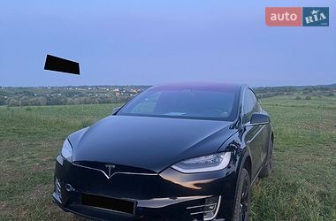 Позашляховик / Кросовер Tesla Model X 2019 в Чернівцях