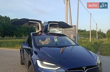 Позашляховик / Кросовер Tesla Model X 2017 в Львові