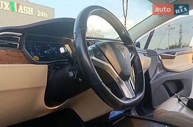 Позашляховик / Кросовер Tesla Model X 2017 в Львові