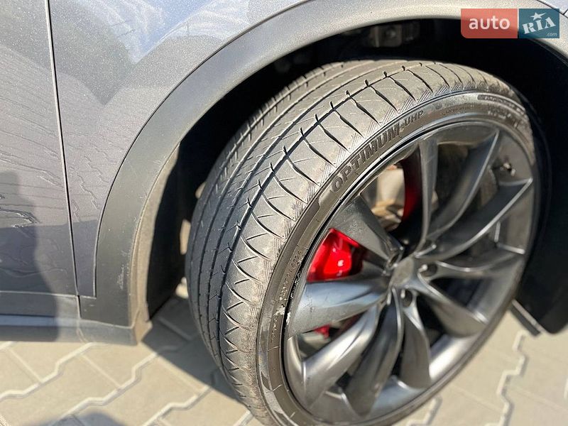 Позашляховик / Кросовер Tesla Model X 2016 в Чернівцях