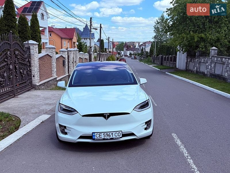 Внедорожник / Кроссовер Tesla Model X 2016 в Черновцах