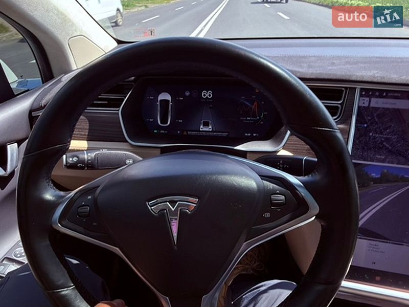 Внедорожник / Кроссовер Tesla Model X 2016 в Черновцах