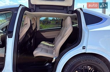 Внедорожник / Кроссовер Tesla Model X 2016 в Черновцах