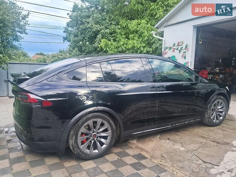 Tesla Model X 2019