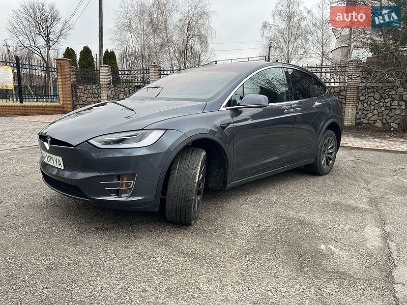 Позашляховик / Кросовер Tesla Model X 2017 в Запоріжжі