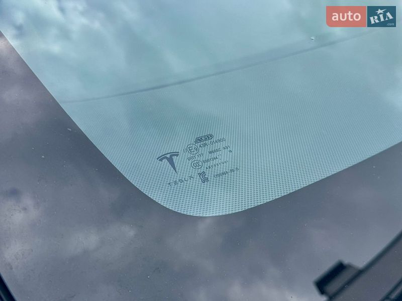 Позашляховик / Кросовер Tesla Model X 2018 в Львові