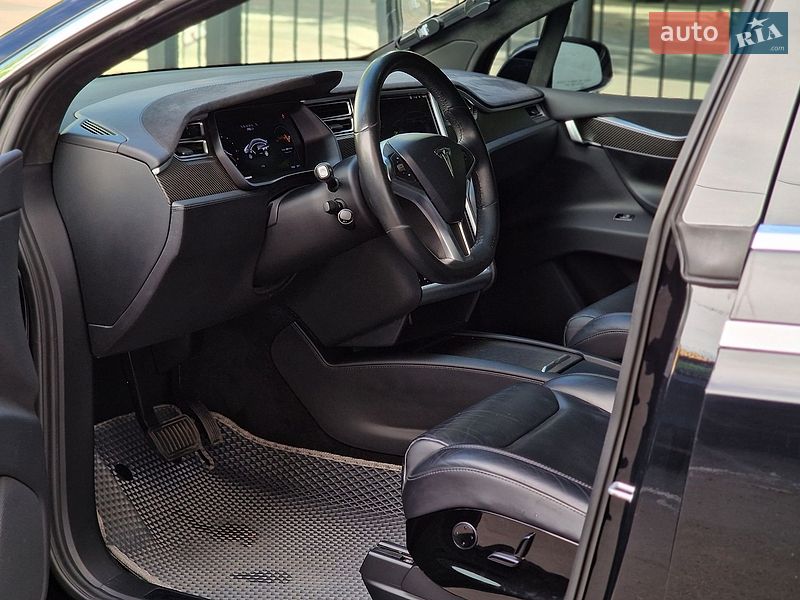 Внедорожник / Кроссовер Tesla Model X 2017 в Одессе