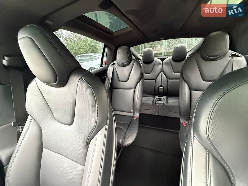 Позашляховик / Кросовер Tesla Model X 2023 в Чернівцях