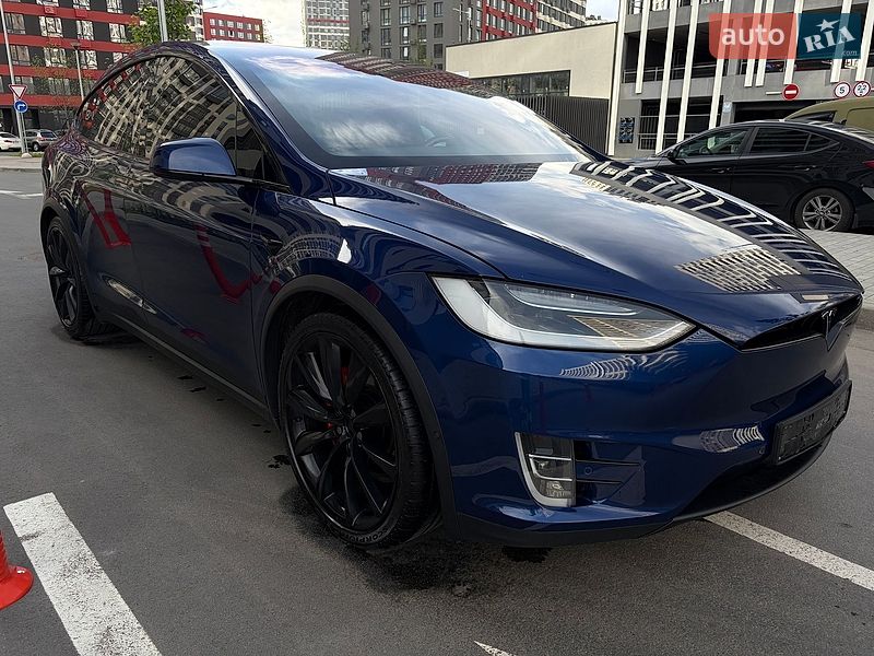 Внедорожник / Кроссовер Tesla Model X 2019 в Киеве