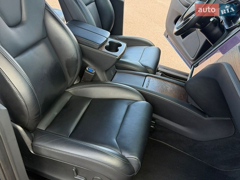 Внедорожник / Кроссовер Tesla Model X 2019 в Прилуках