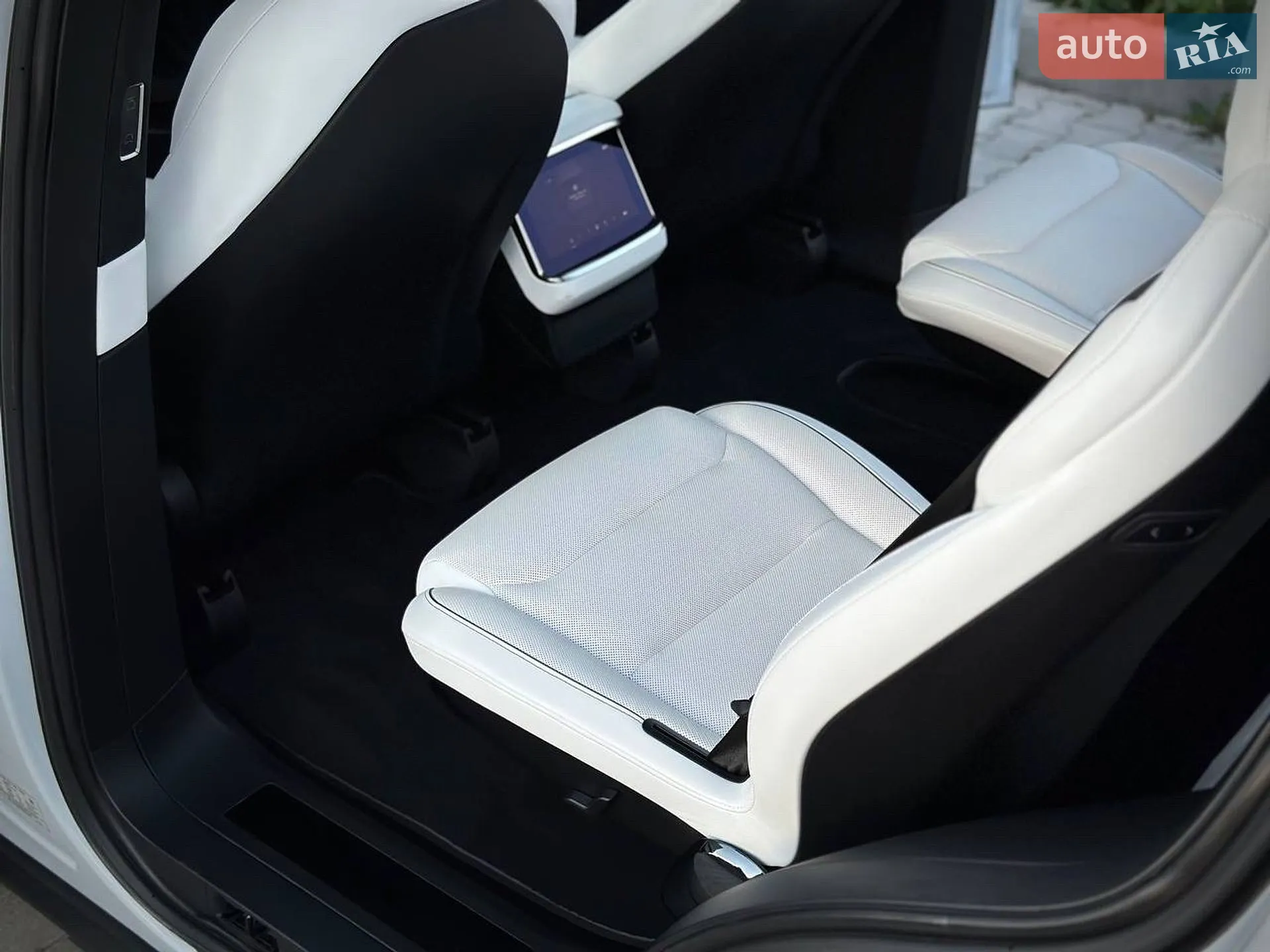 2022 Tesla Model X - мініатюра 17