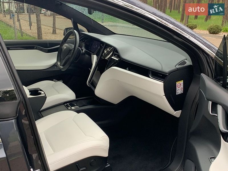 Позашляховик / Кросовер Tesla Model X 2018 в Києві фото 6 Позашляховик / Кросовер Tesla Model X 2018 в Києві
