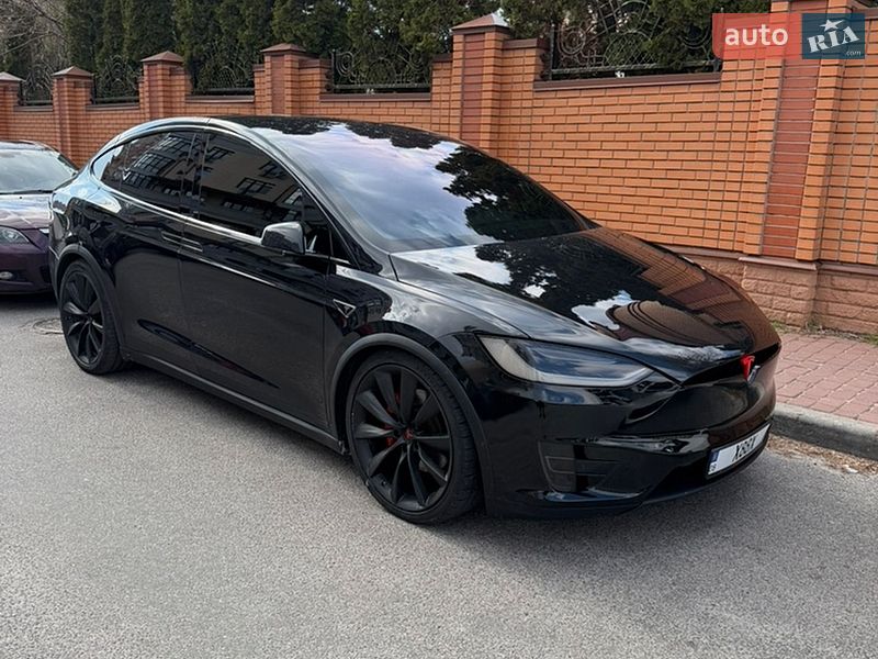 Позашляховик / Кросовер Tesla Model X 2015 в Києві