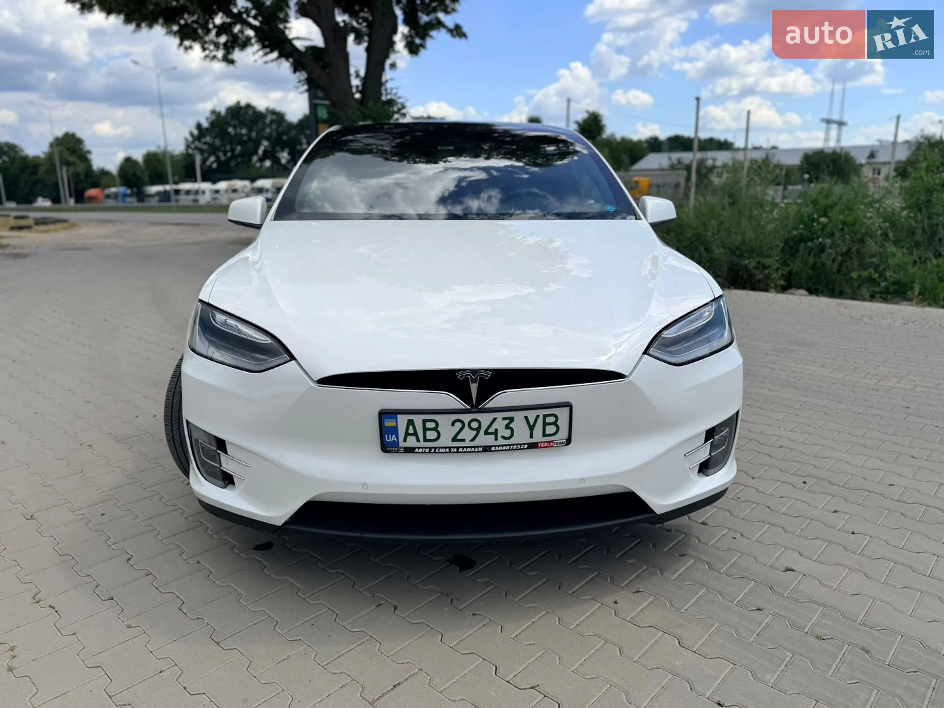 Tesla Model X 2017 VIN 5YJXCAE22HF068612 фото оголошення 3 з 22