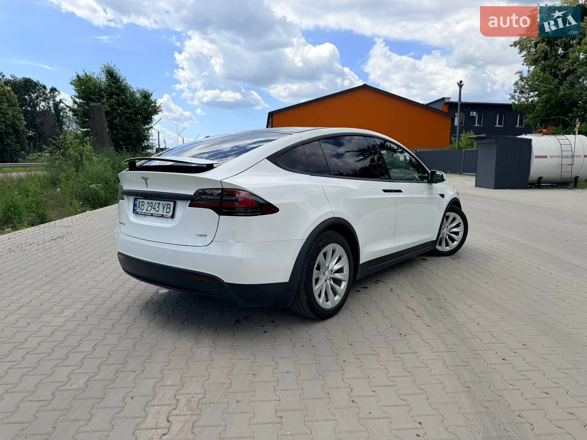 Tesla Model X 2017 VIN 5YJXCAE22HF068612 фото оголошення 7 з 22