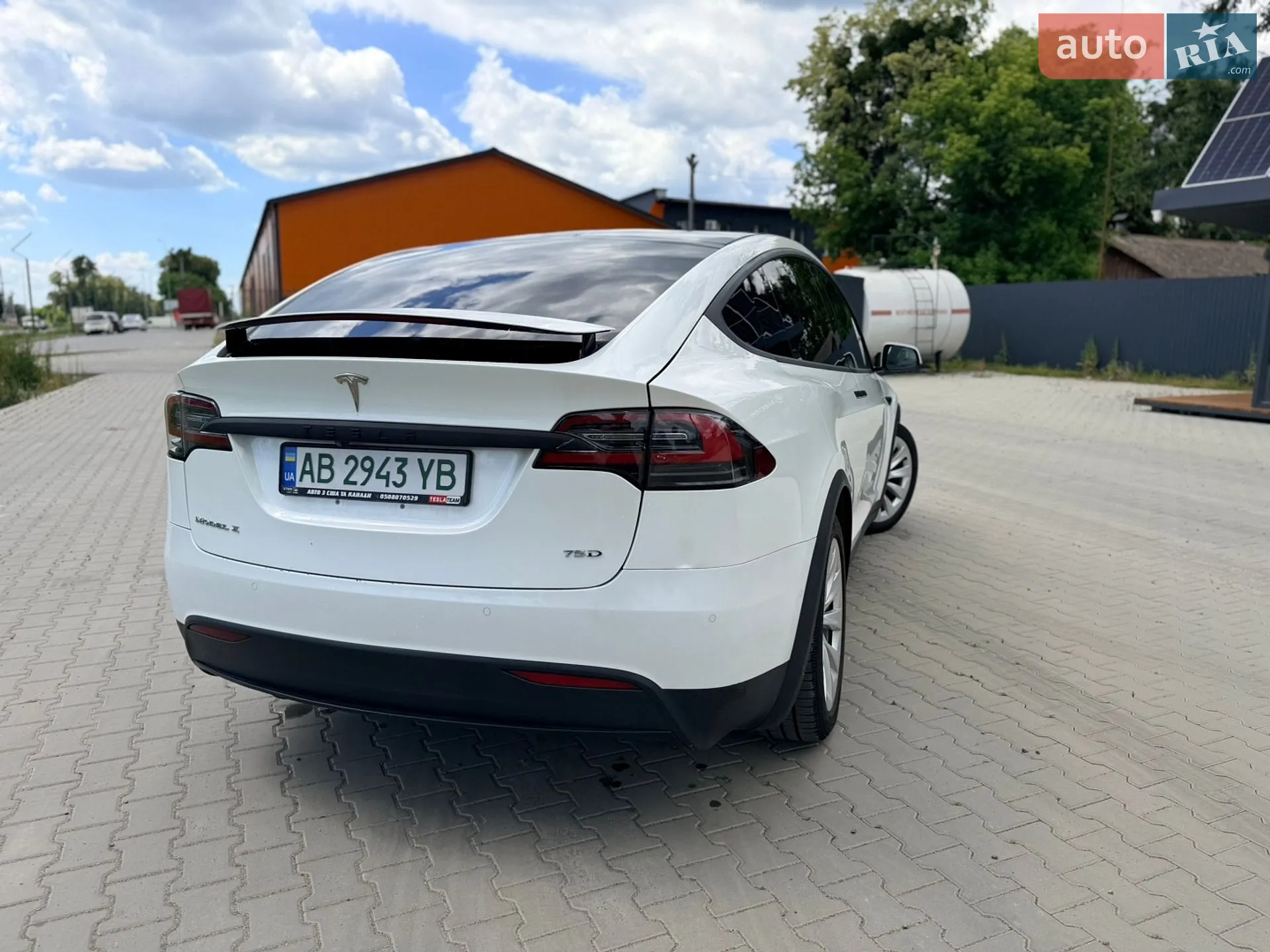 Tesla Model X 2017 VIN 5YJXCAE22HF068612 фото оголошення 8 з 22