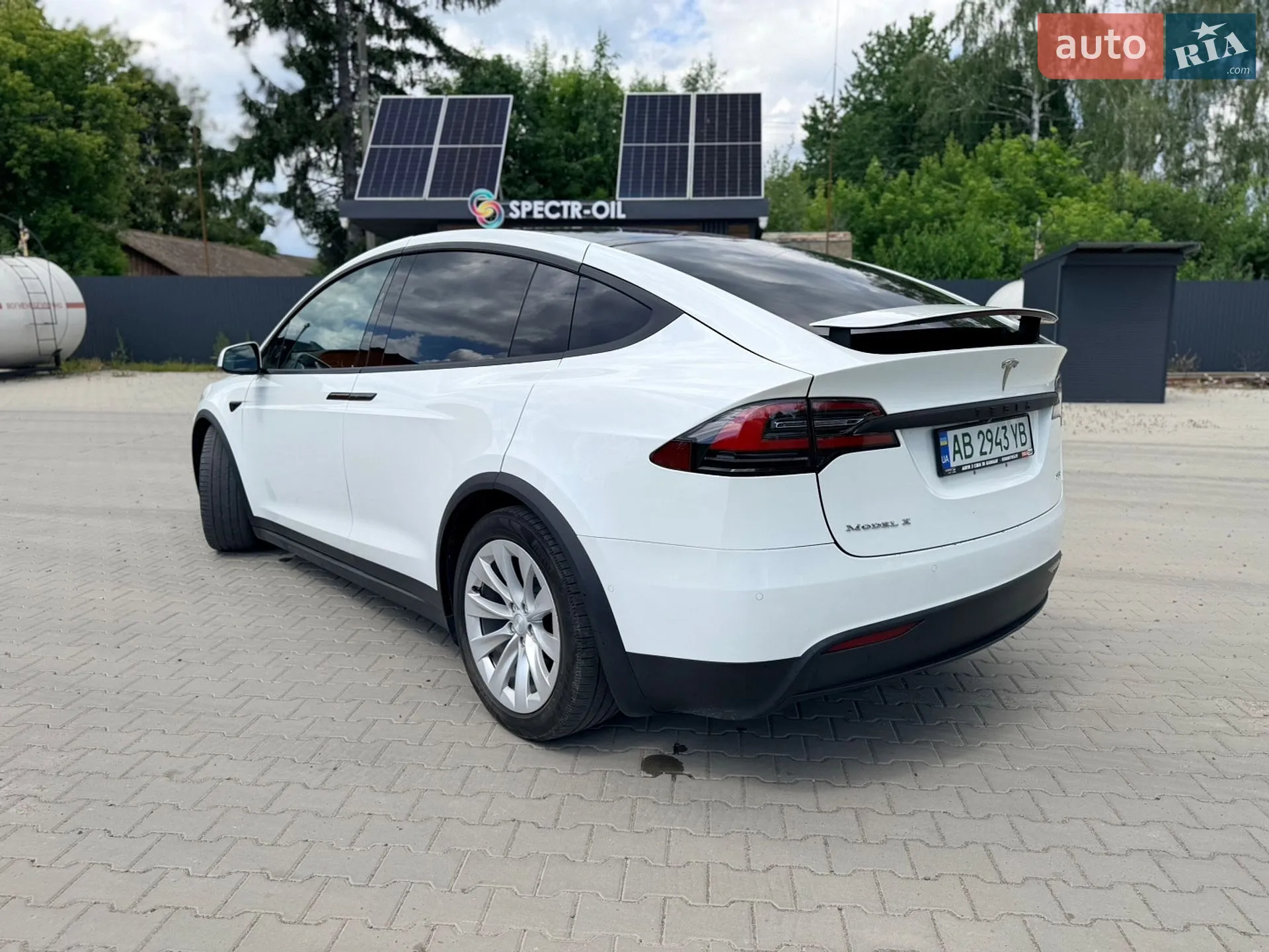 Tesla Model X 2017 VIN 5YJXCAE22HF068612 фото оголошення 10 з 22