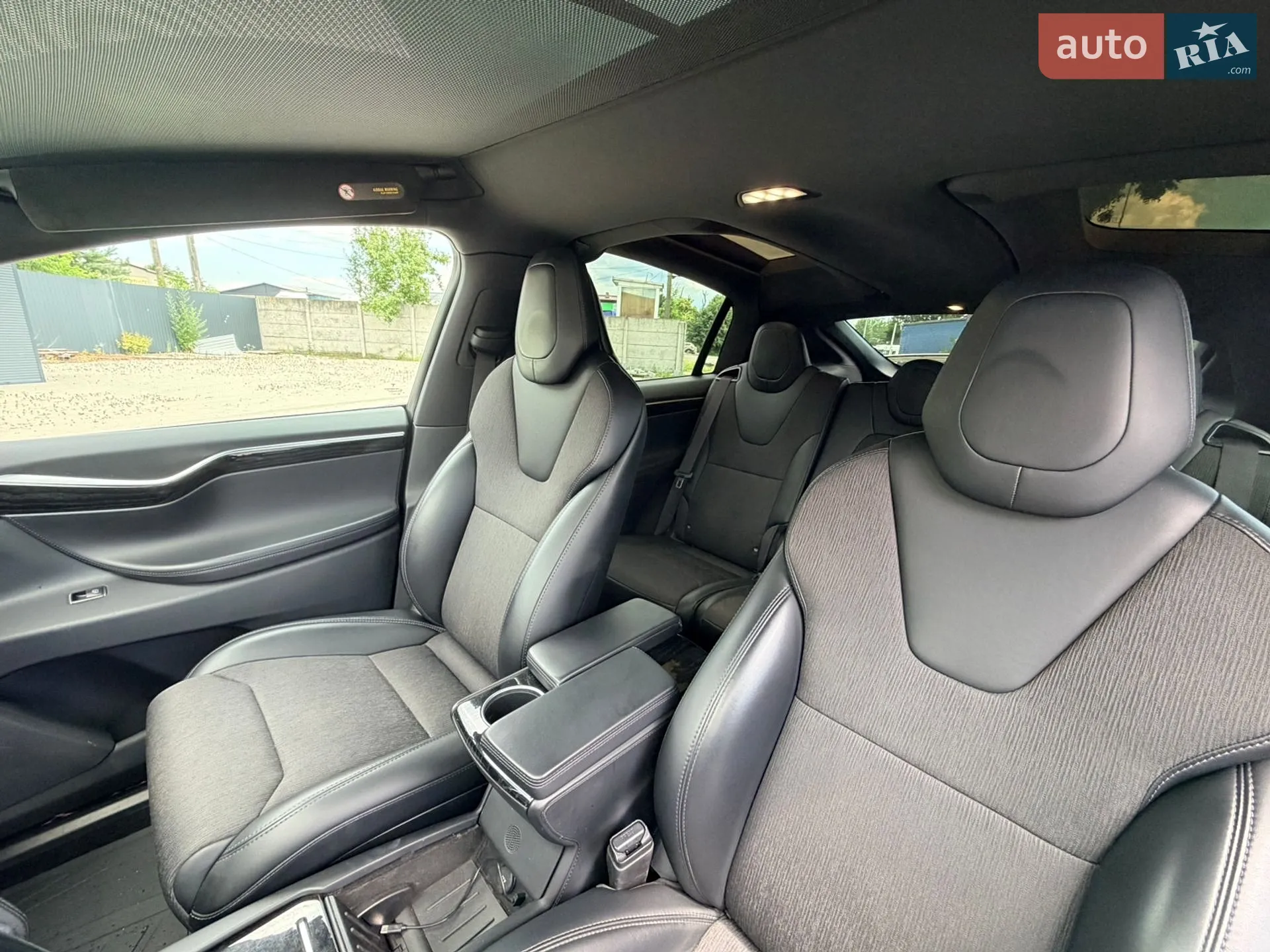 Tesla Model X 2017 VIN 5YJXCAE22HF068612 фото оголошення 14 з 22