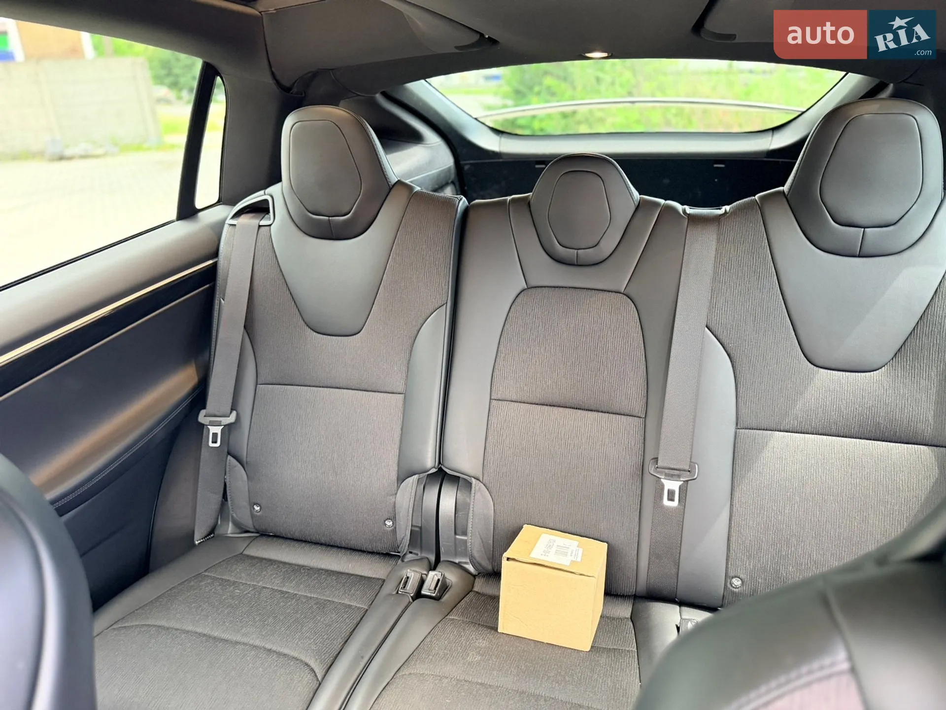 Tesla Model X 2017 VIN 5YJXCAE22HF068612 фото оголошення 17 з 22