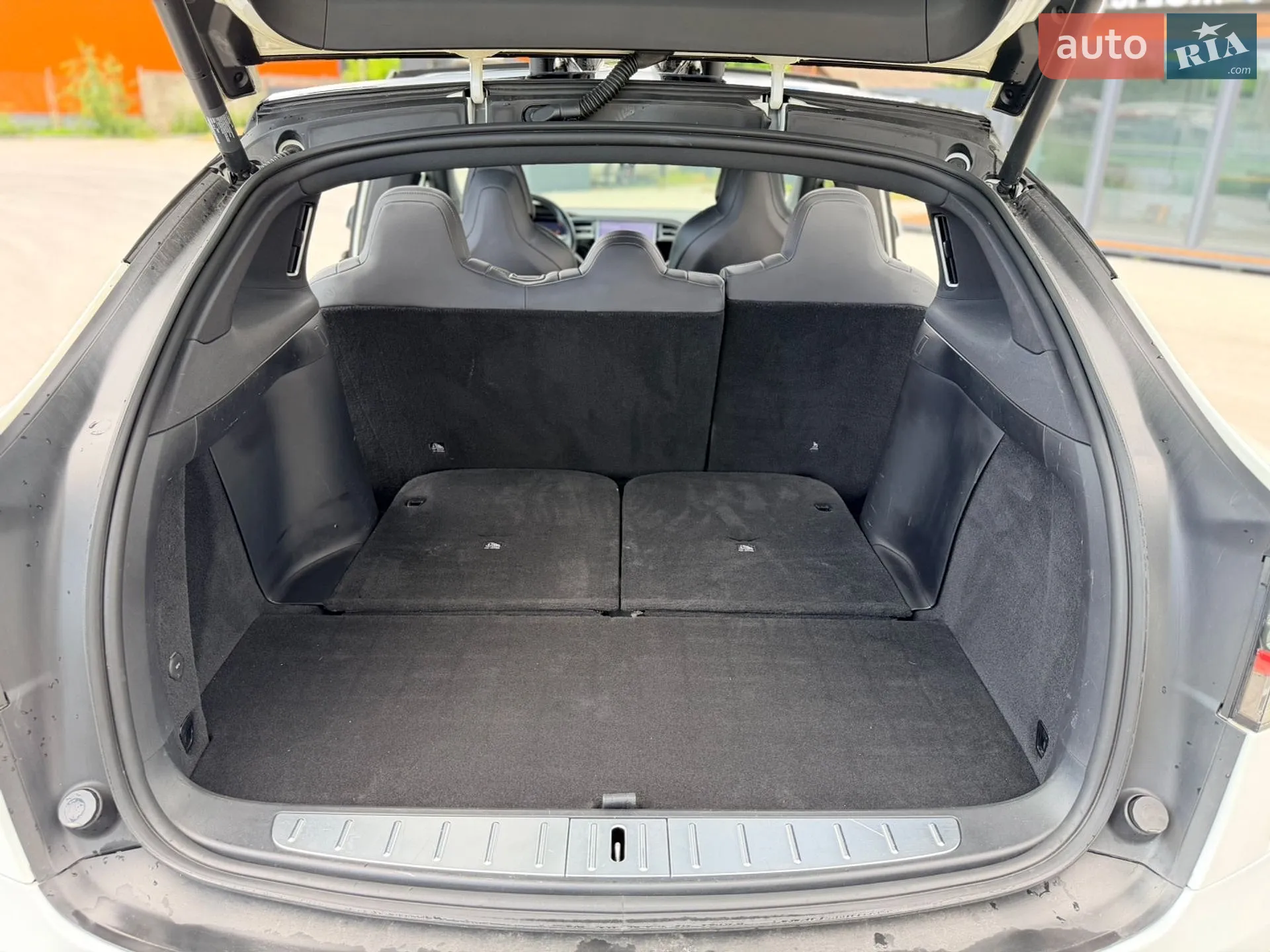 Tesla Model X 2017 VIN 5YJXCAE22HF068612 фото оголошення 19 з 22