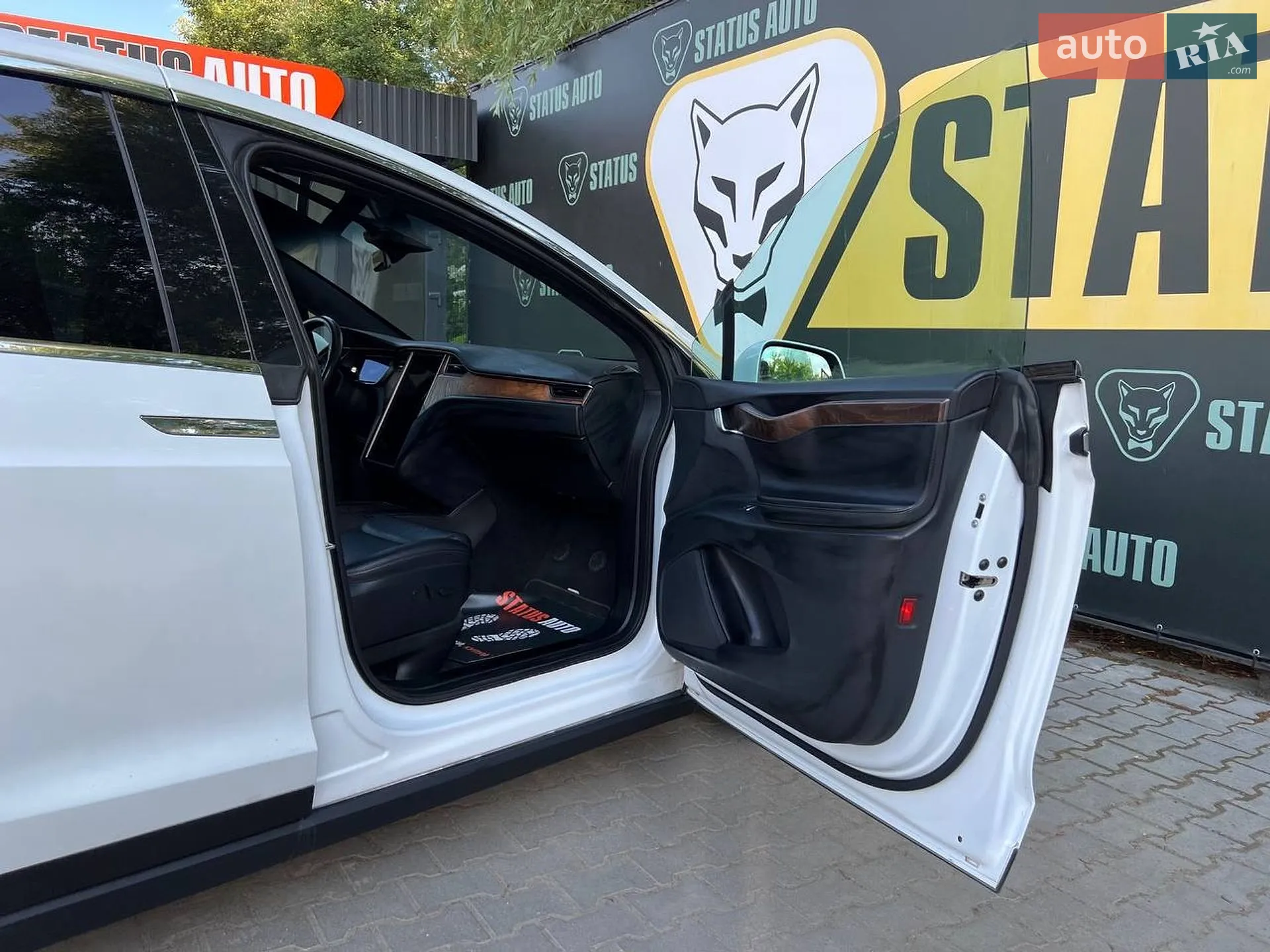 2020 Tesla Model X - мініатюра 31