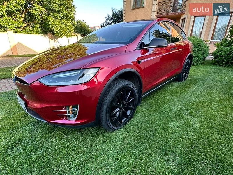 Внедорожник / Кроссовер Tesla Model X 2016 в Черновцах