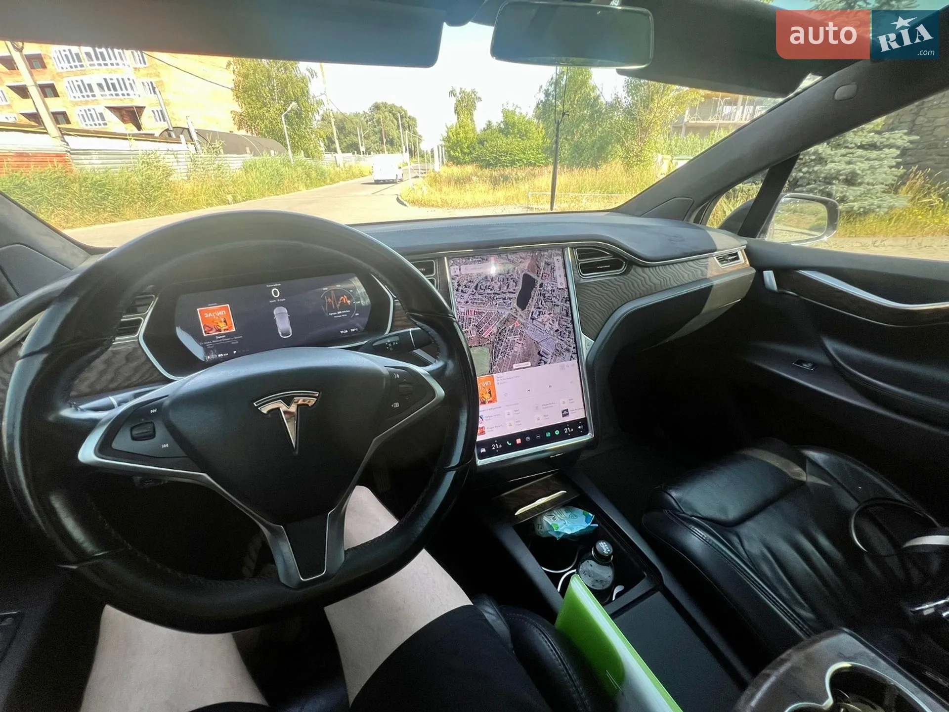 Tesla Model X 2017 VIN 5YJXCBE20HF051328 фото оголошення 3 з 5